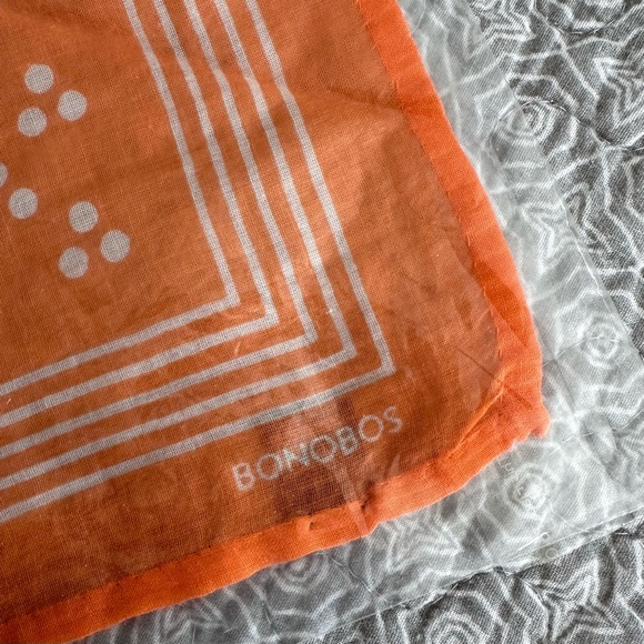 NEW! Bonobos Tripple Dot Pocket Square in Tango Orange 100% Cotton - Picture 4 of 6